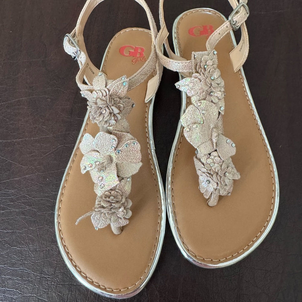 Gianni Bini Girls Size 3 Leather Flowered Sandals
